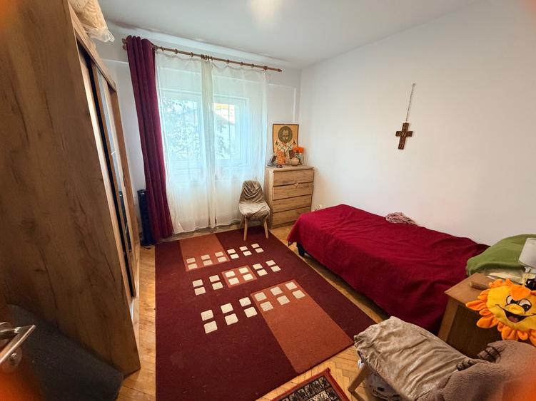 Apartament cu 3 camere în Alexandru cel Bun