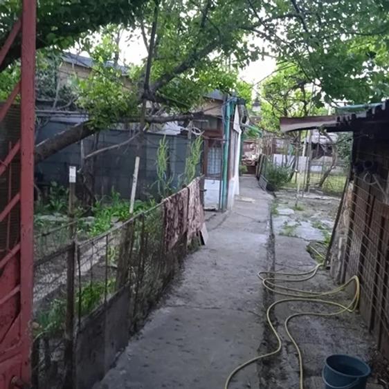 Casă cu 3 camere cu Teren 255 Mp în Central