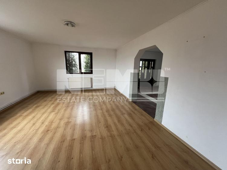 Casă cu 5 camere cu Teren 1600 Mp în Rădăuți