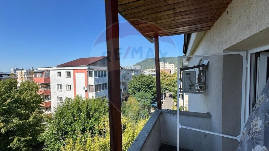 Apartament cu 3 camere decomandat, mobilat în Ultracentral