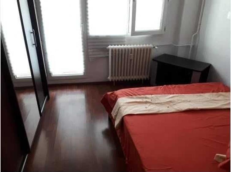 Apartament cu 4 camere decomandat în Morarilor