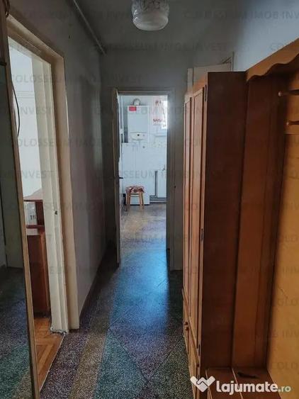 Apartament cu 3 camere decomandat în Astra