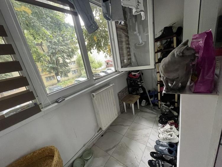Apartament cu 3 camere semidecomandat în Ceardac