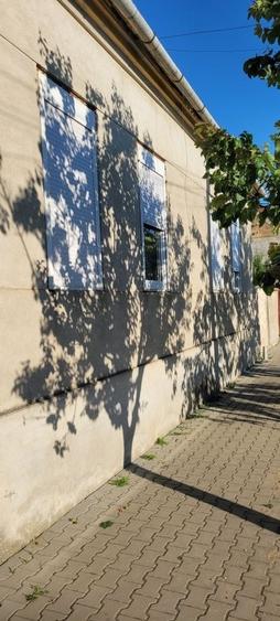 Casă cu 4 camere în Vladimirescu