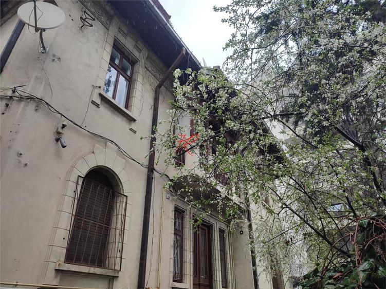 Apartament cu 5 camere decomandat în Grădina Icoanei