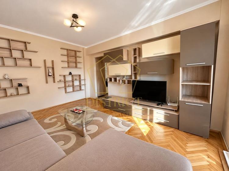 Apartament cu 2 camere semidecomandat, mobilat în Central