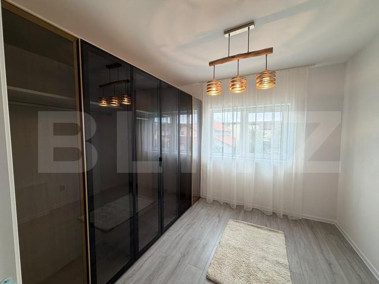 Duplex cu 3 camere cu Canalizare în Sânpetru