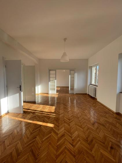 Birou, de 110 mp, în P-ța Unirii