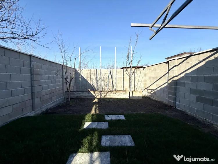 Casă cu 4 camere cu Teren 375 Mp în Aradului