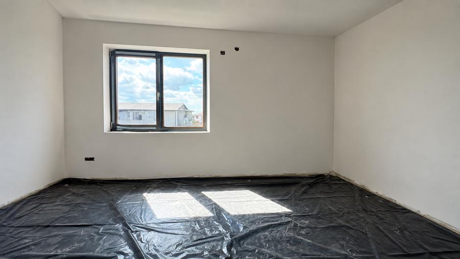 Duplex cu 5 camere cu Canalizare în Chișoda