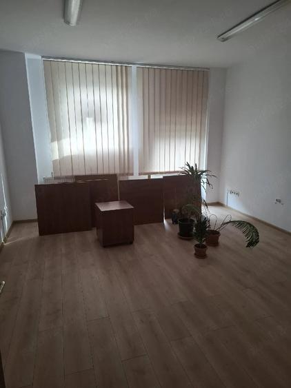 Spațiu comercial, de 98 mp, în Exterior Vest