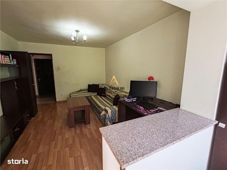 Apartament cu 3 camere decomandat în Vest