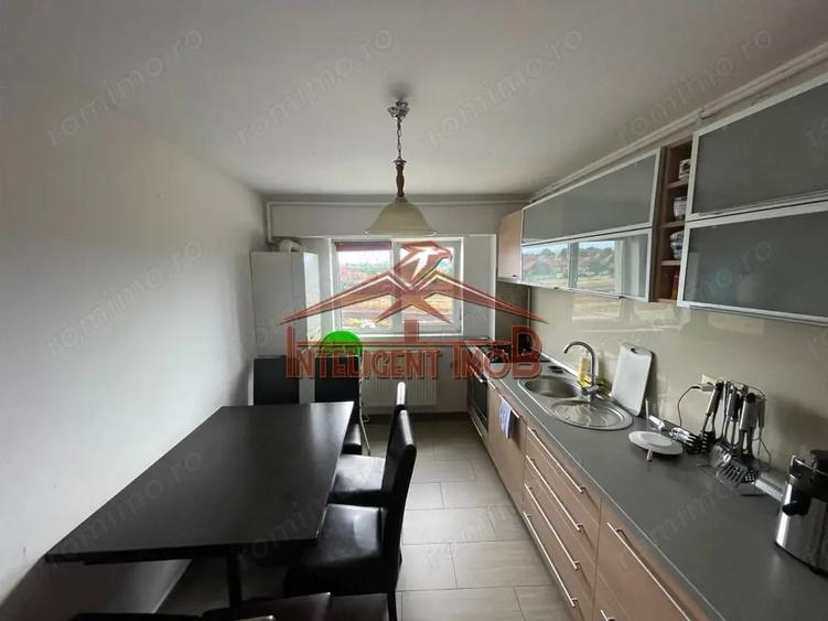Apartament cu 4 camere semidecomandat în Central