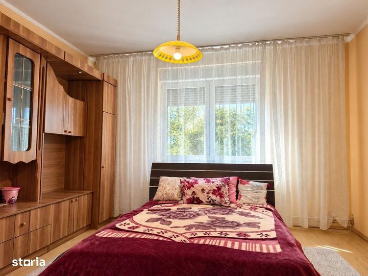 Casă cu 3 camere decomandat în Mândruloc