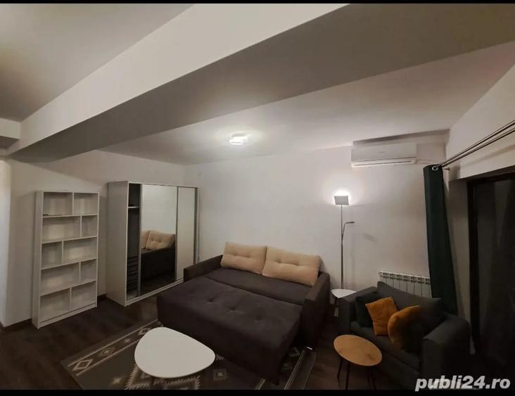 Garsonieră decomandată în Central