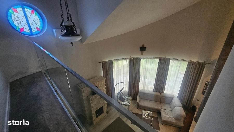 Casă cu 4 camere în Cetate