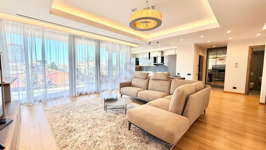 Apartament cu 4 camere decomandat, mobilat în Primăverii