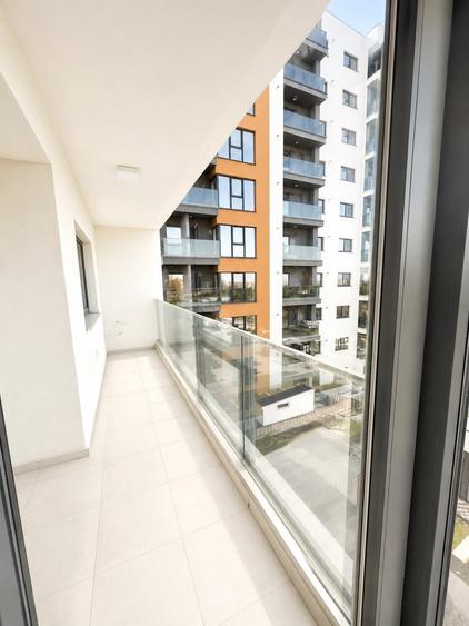Apartament cu 3 camere decomandat în Energia