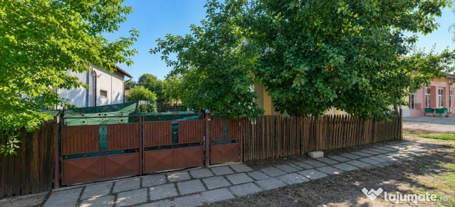 Casă cu 3 camere cu Teren 484 Mp în Central