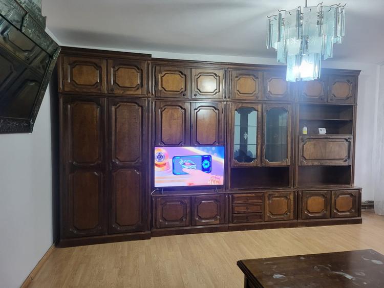 Apartament cu 3 camere decomandat, mobilat în 1 Mai