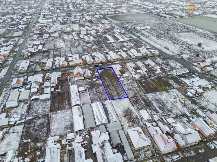 Teren Construcții intravilan de 1400 mp, în Central
