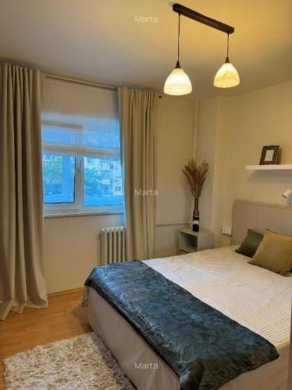 Apartament cu 3 camere semidecomandat, mobilat în Tineretului