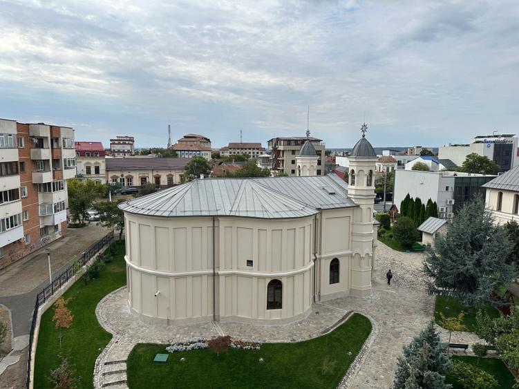 Garsonieră decomandată în Central