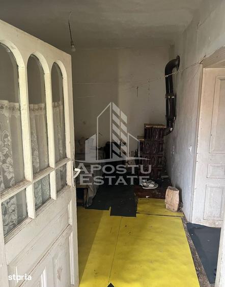 Casă cu 2 camere cu Teren 1438 Mp în Central
