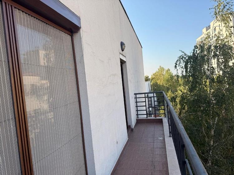 Apartament cu 3 camere decomandat, mobilat în Sisești
