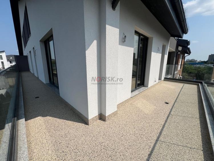 Apartament cu 3 camere decomandat în Aviației