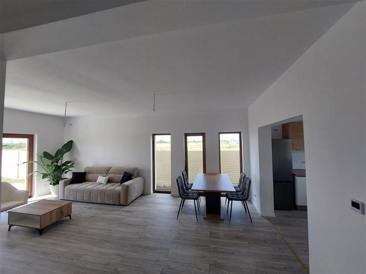 Duplex cu 4 camere cu Canalizare în Vladimirescu