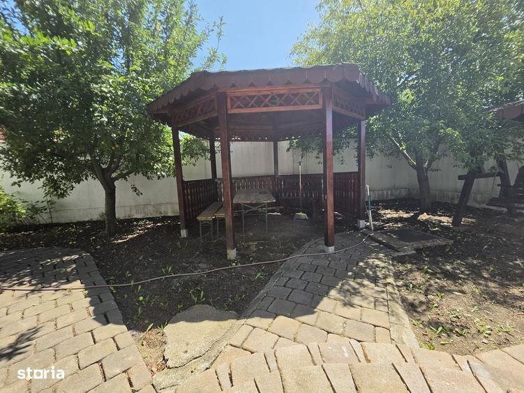 Casă cu 4 camere în Central