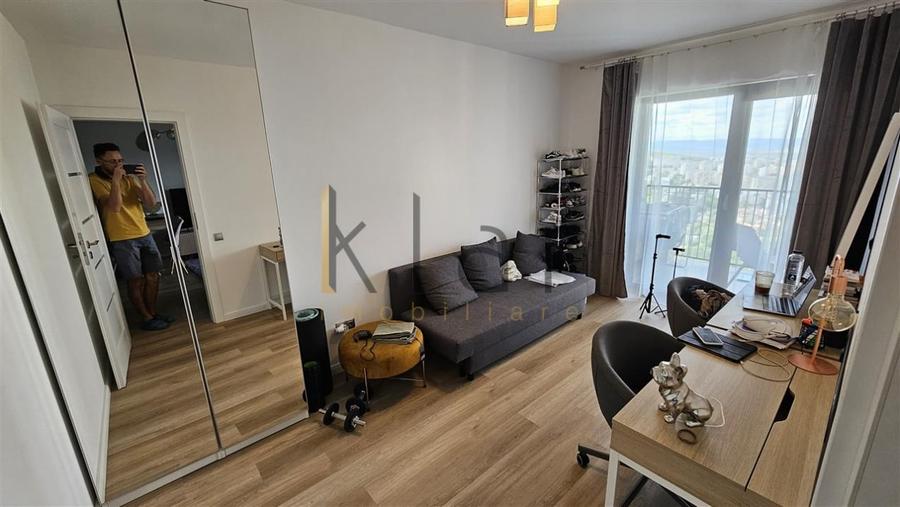 Apartament cu 3 camere semidecomandat, mobilat în Zorilor
