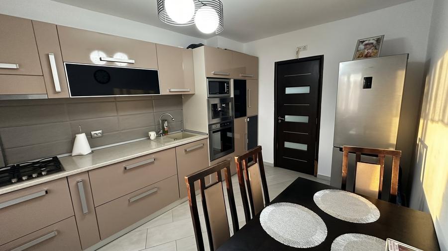 Apartament cu 3 camere decomandat, mobilat în 8 Martie
