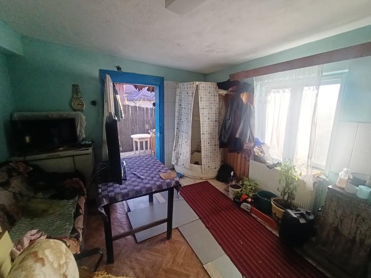 Casă individuală cu 2 camere cu Canalizare în Dezmir