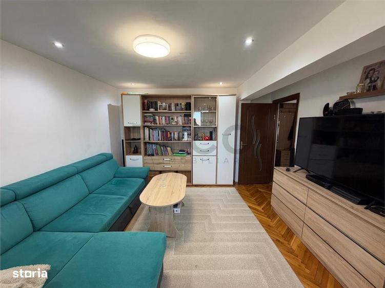 Apartament cu 3 camere decomandat în Nufărul