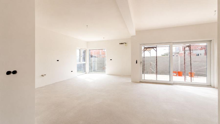 Duplex cu 5 camere cu Canalizare în Giarmata