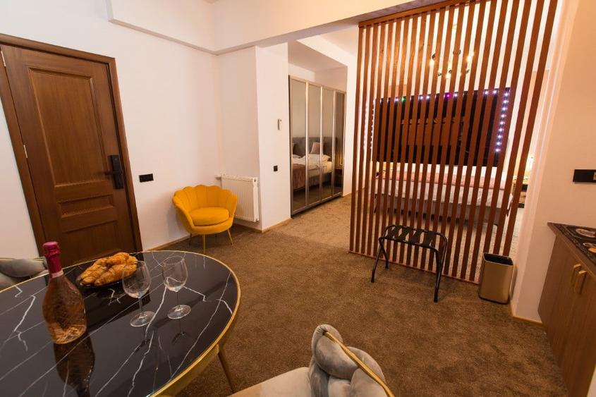 Apartament cu 3 camere decomandat în Ultracentral