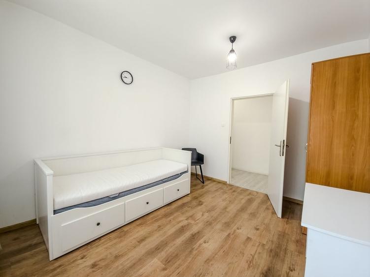 Apartament cu 3 camere decomandat, mobilat în Central
