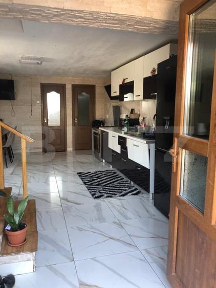 Casă individuală cu 6 camere cu Canalizare în Săcele