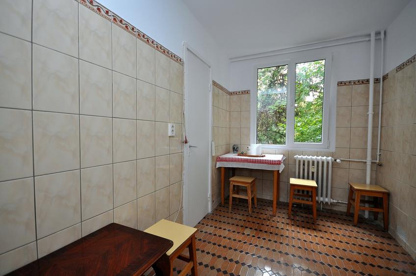 Apartament cu 3 camere decomandat în Drumul Taberei