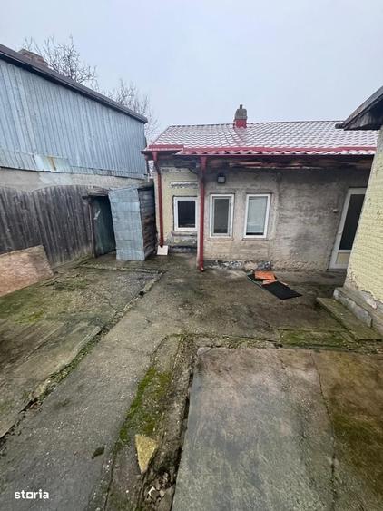 Casă cu 4 camere în Uiești