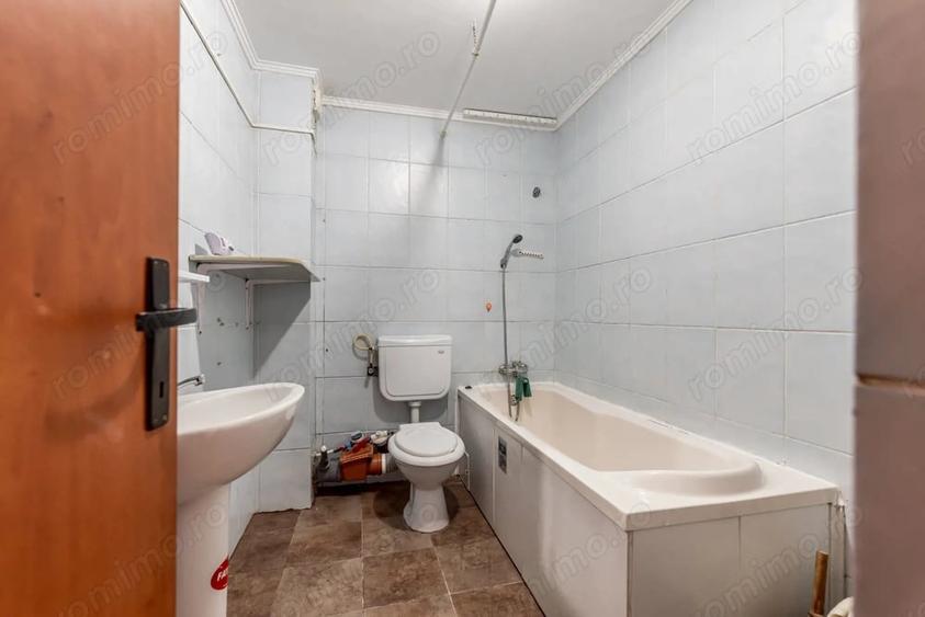 Apartament cu 3 camere semidecomandat în Central