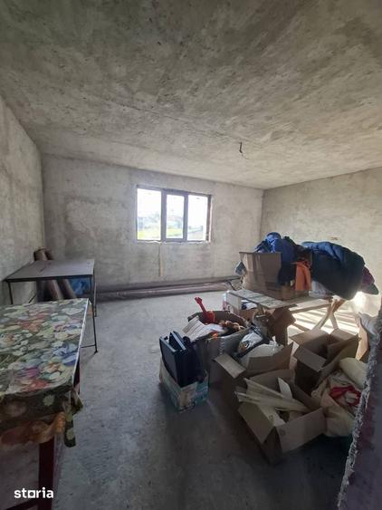 Casă cu 7 camere cu Teren 1118 Mp în Central