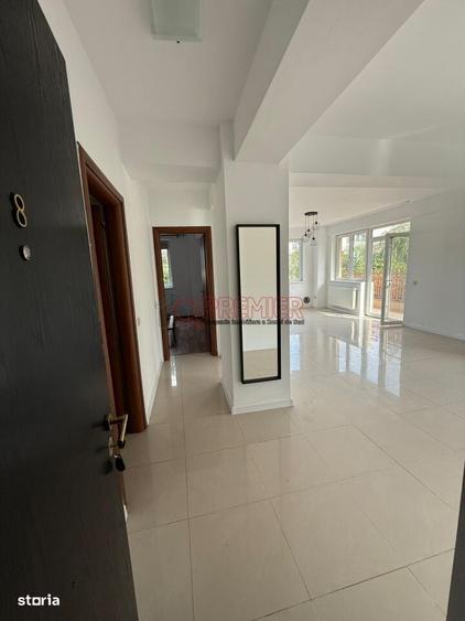 Apartament cu 2 camere semidecomandat în Văcăresti