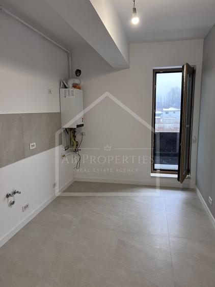 Apartament cu 2 camere decomandat în Sisești