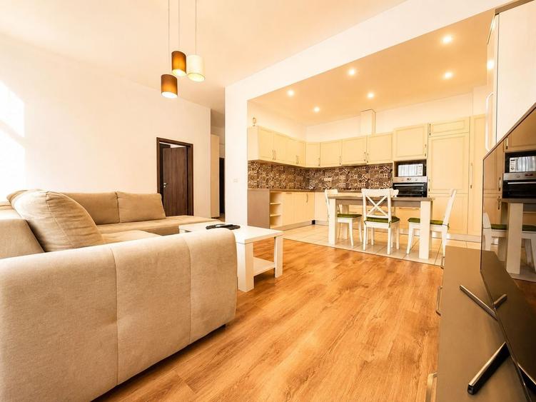 Apartament cu 2 camere semidecomandat, mobilat în Soarelui