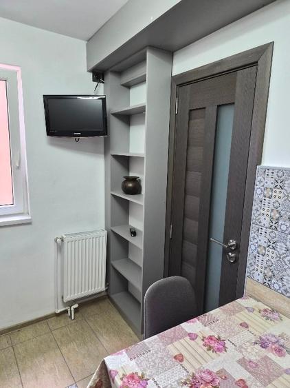 Apartament cu 2 camere semidecomandat, mobilat în Titan