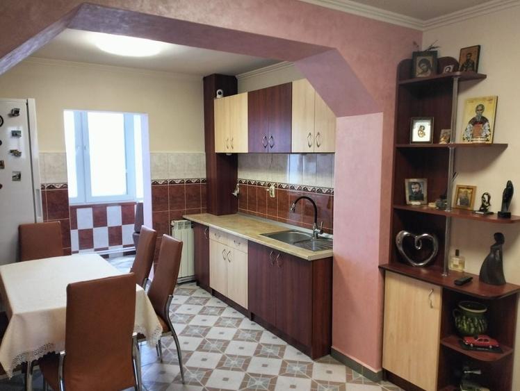 Apartament cu 3 camere decomandat în Sfântu Ilie