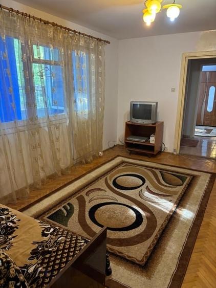 Apartament cu 2 camere semidecomandat, mobilat în Central